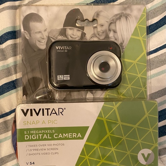 Digital Camera - Picture 3 of 3